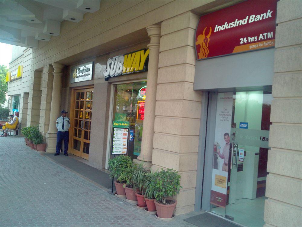 Savoy Suites Noida Extérieur photo