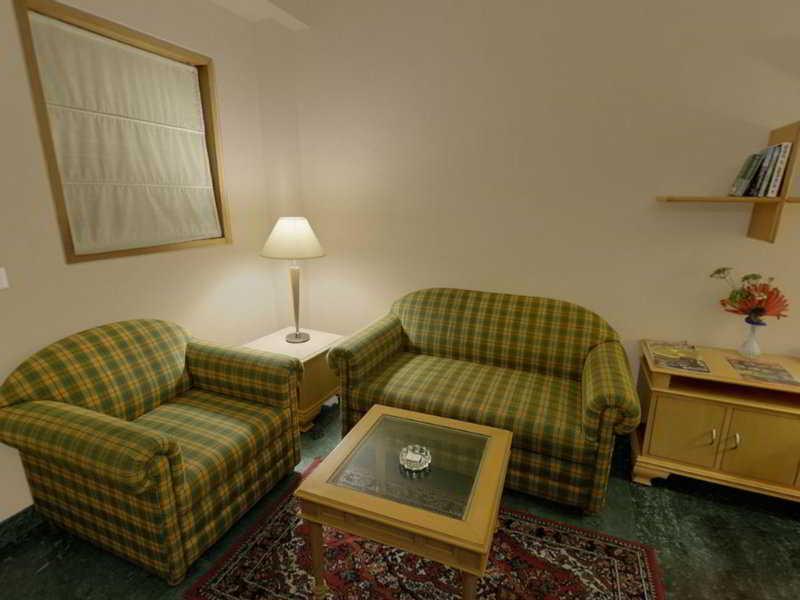 Savoy Suites Noida Chambre photo