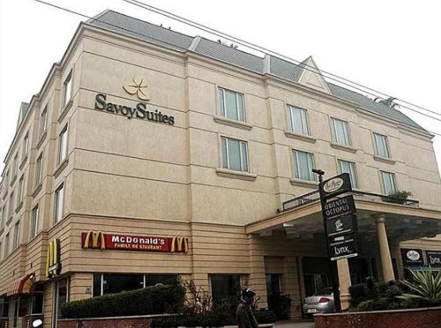Savoy Suites Noida Extérieur photo